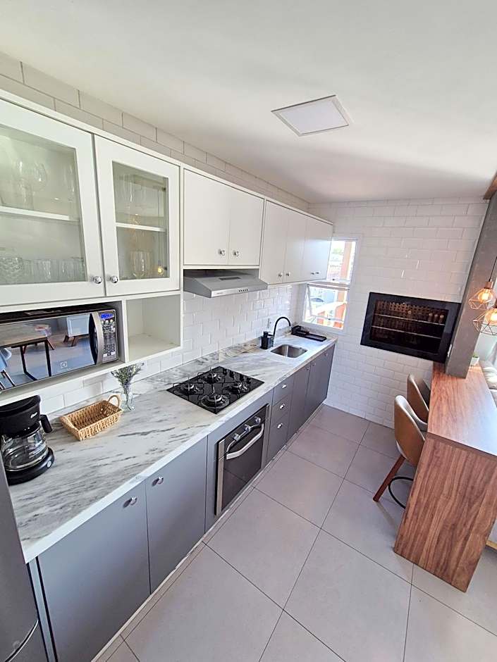 Casa no segundo andar na Praia da Cal com ar e sacada