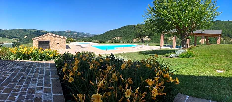Amico Country House