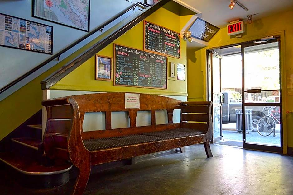 Ocean Island Inn | Backpackers | Suites