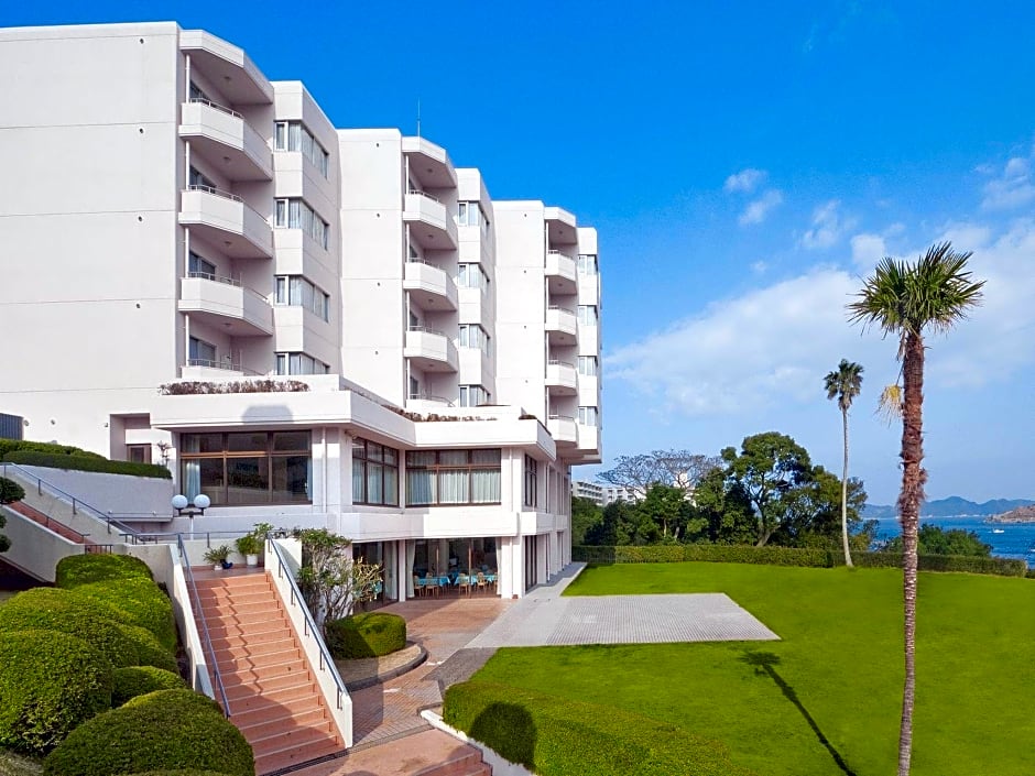 Wisterian Life Club Toba