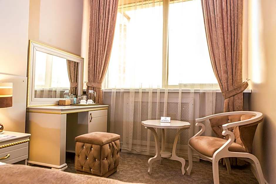 Grand Sapphire Hotel