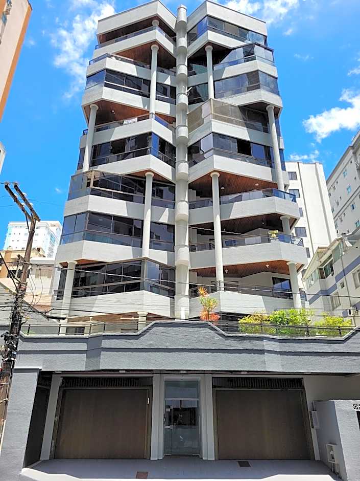 Apartamento 200 metros da praia 03 quartos com ar condicionado - Meia Praia - Itapema