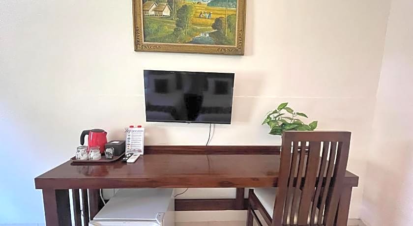 Lovina Beach Hotel