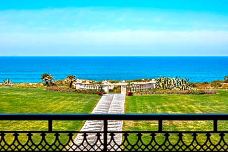 Room, 1 King Bed, Oceanfront (1 King Bed)