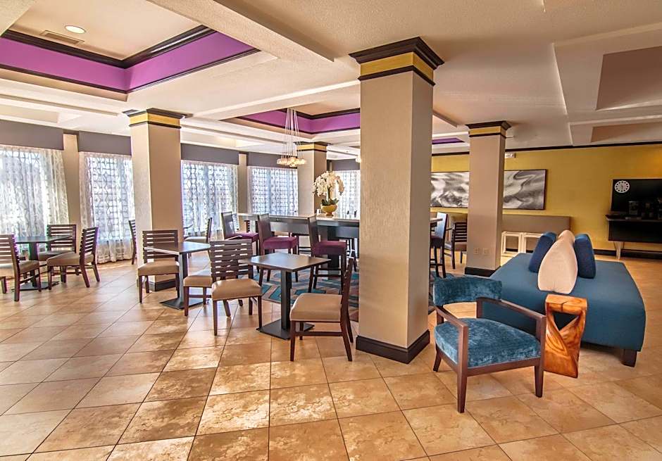Holiday Inn Express Hotel & Suites Farmington By IHG