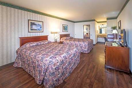 Two Queen Suite (Pet Friendly)