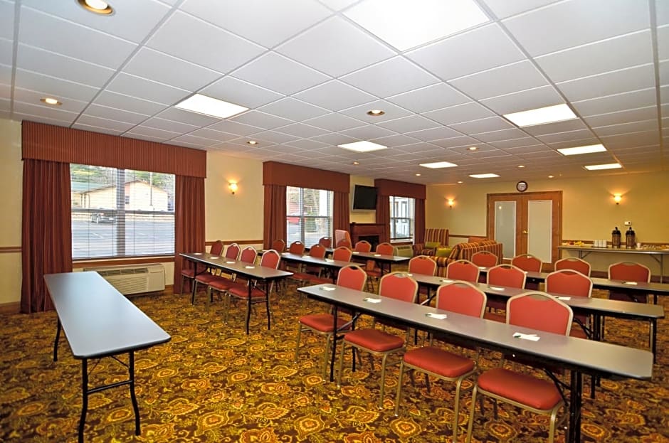 Country Inn & Suites by Radisson, Stevens Point, WI