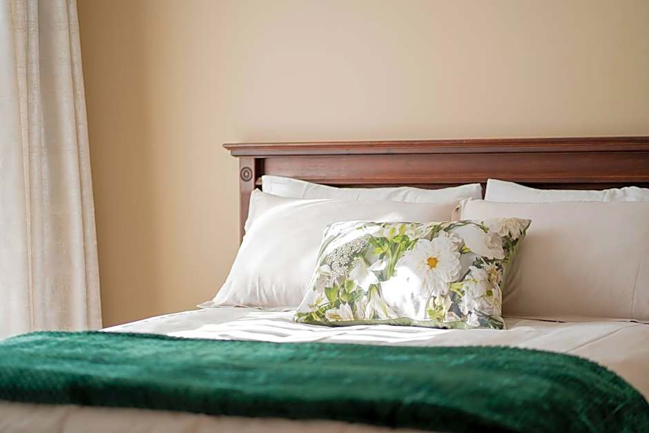 Airville Luxury Apartments, 7min Drive to Cresta Mall