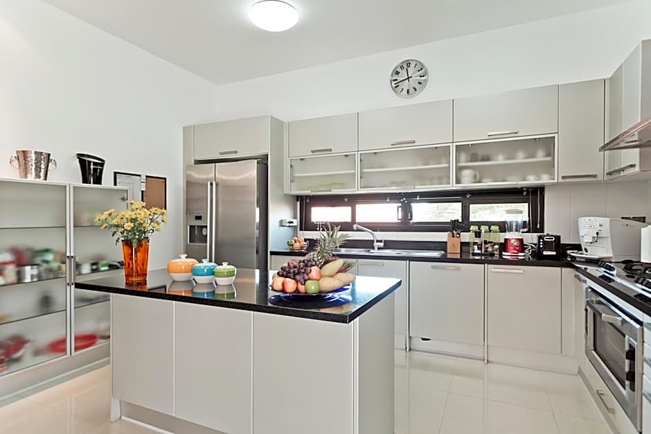 Luxury 8 bedrooms Pool Villa