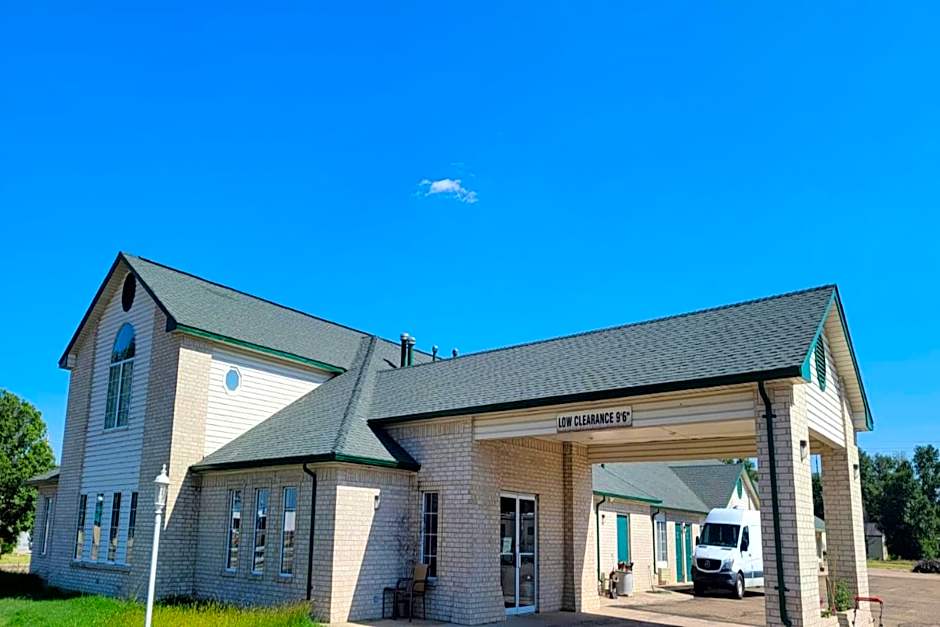 HomeTown Inn By OYO Texhoma, OK