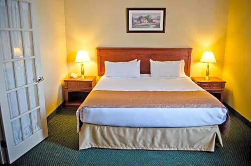 Travelodge Hotel by Wyndham Montreal Airport