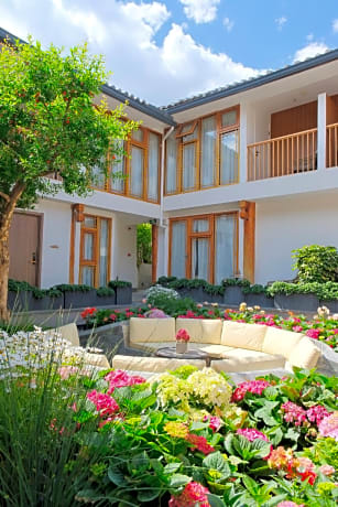 Lijiang Liman Wenzhi Hotel