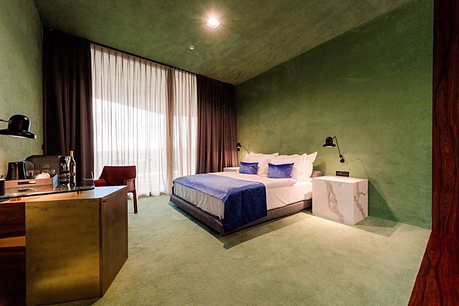 Winery & Design hotel ROXANICH