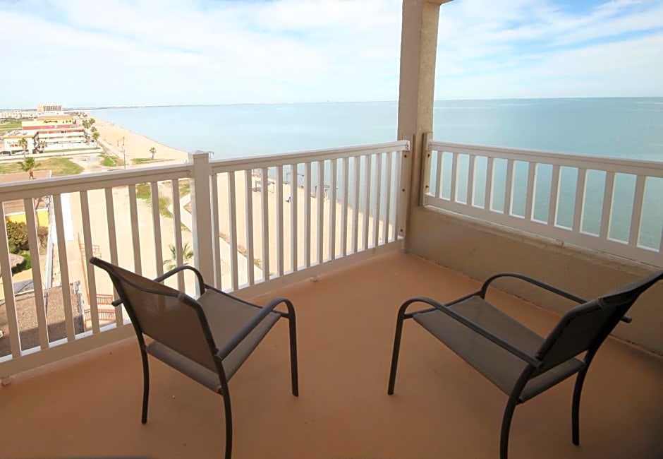 DoubleTree by Hilton Corpus Christi Beachfront