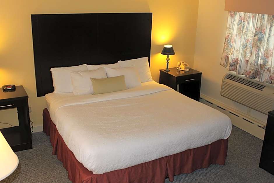 Four Winds Country Motel