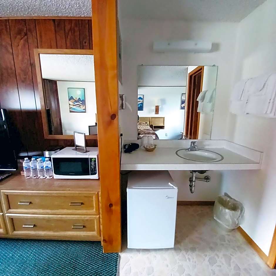Lone Eagle Lodge
