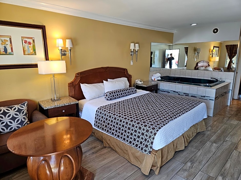 Fullerton Inn