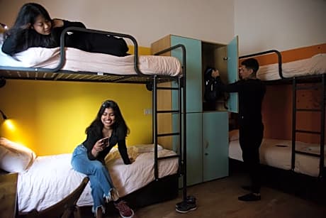 Bed in 6-Bed Mixed Dormitory Room with Private Bathroom