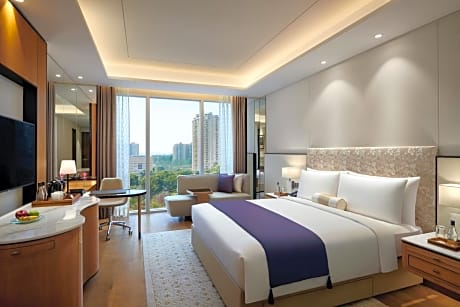 Deluxe Room overlooking the Pool/City & Complimentary meals for children below 12 yrs at Quattro on the room package booked