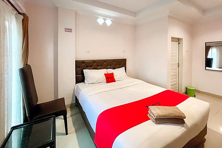 RedDoorz at Vania Residence Medan