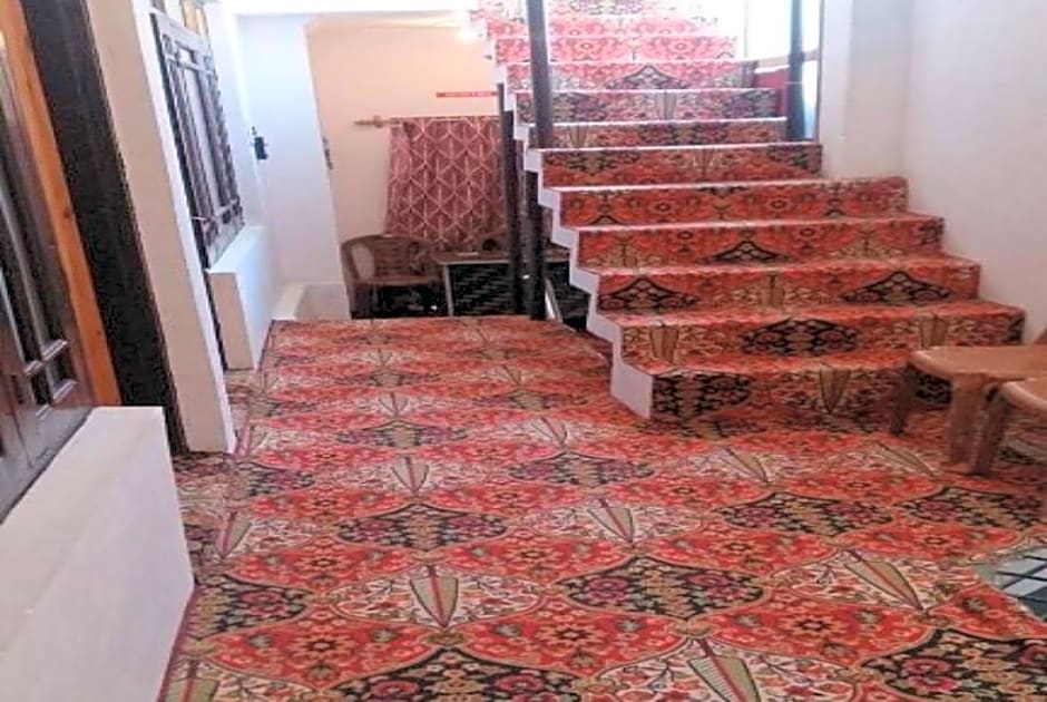 Goroomgo Khanday Guest House srinagar