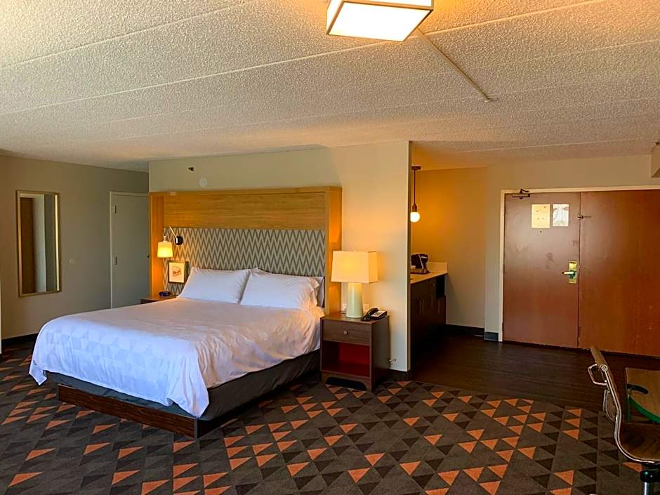 Holiday Inn Chicago Northwest/Crystal Lake/Convention Center By IHG