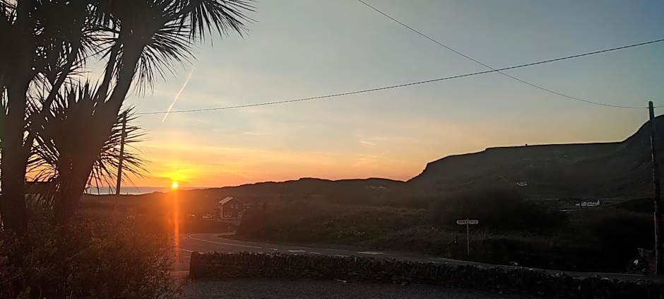 John Eoinìn's Bar and accommodation