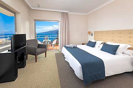 Superior Twin Room with Sea View