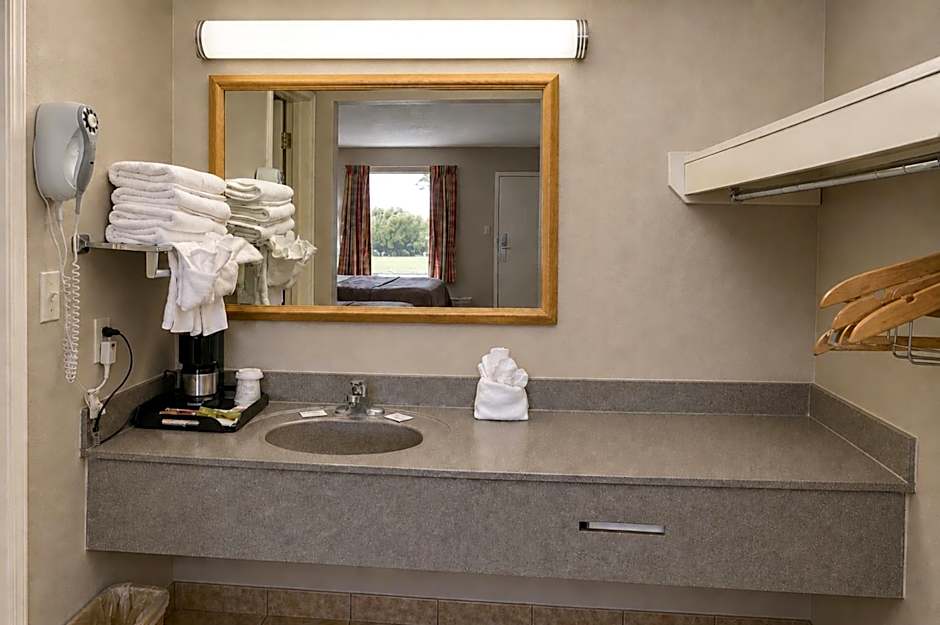 Days Inn by Wyndham Apple Valley Sevierville