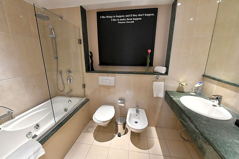 Le Bristol Hotel