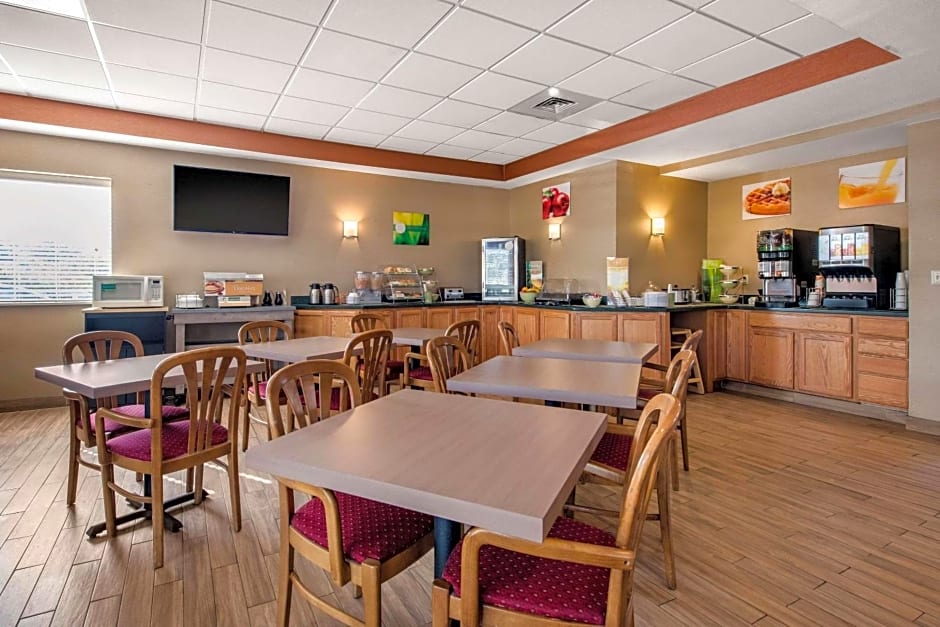 Quality Inn & Suites New Castle