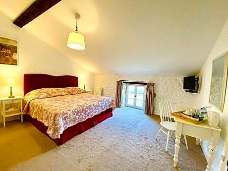 Queen Room with Garden View