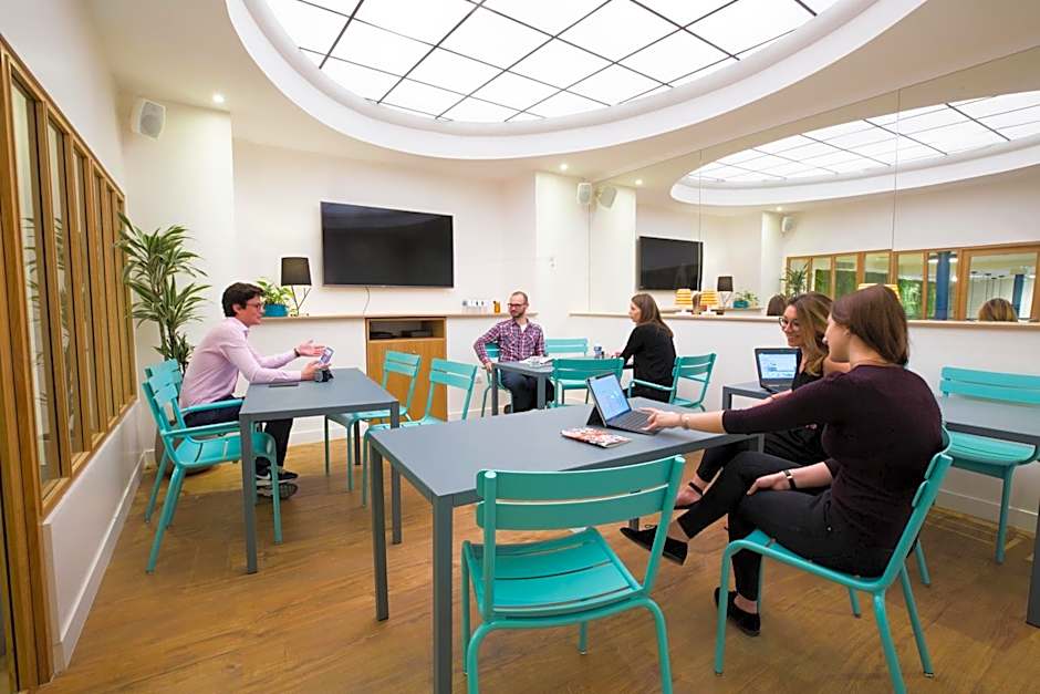 Hotel The Playce by Happyculture