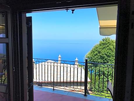 Suite with Panoramic Sea View