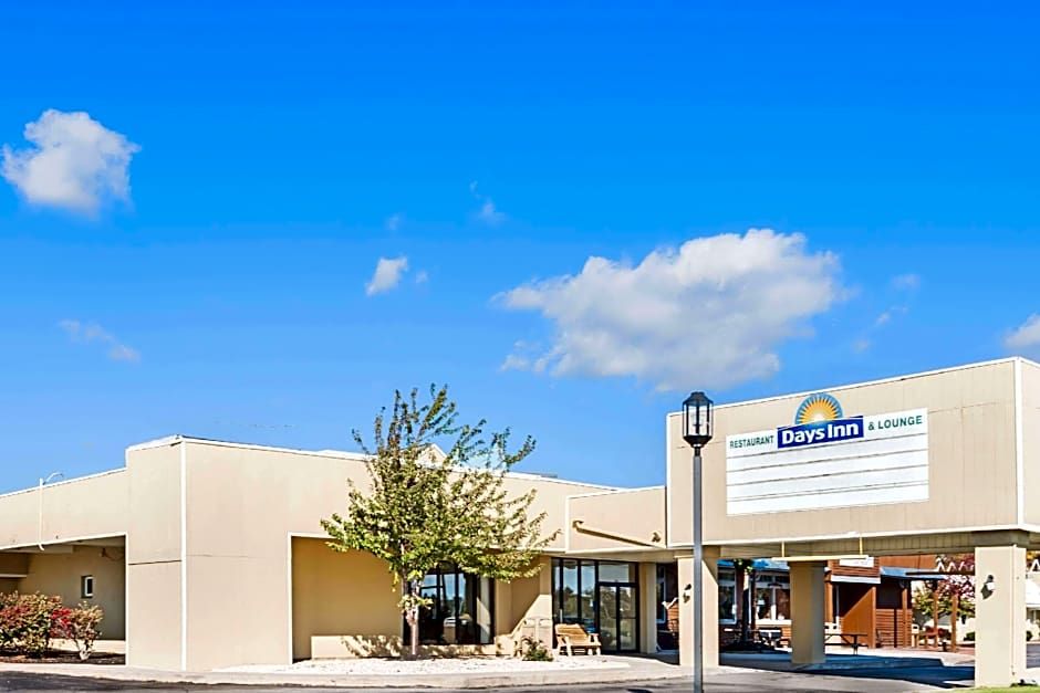 Days Inn by Wyndham Henrietta/Rochester Area