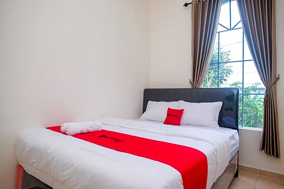 RedDoorz near Terminal Bus Purwokerto