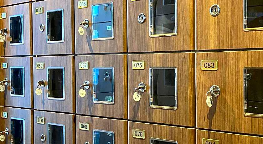 Capsule Hotel Suzumoriya 
