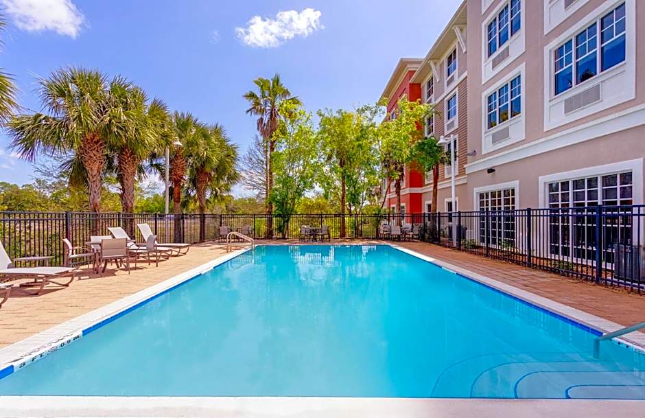 Holiday Inn Express & Suites Palm Coast - I-95