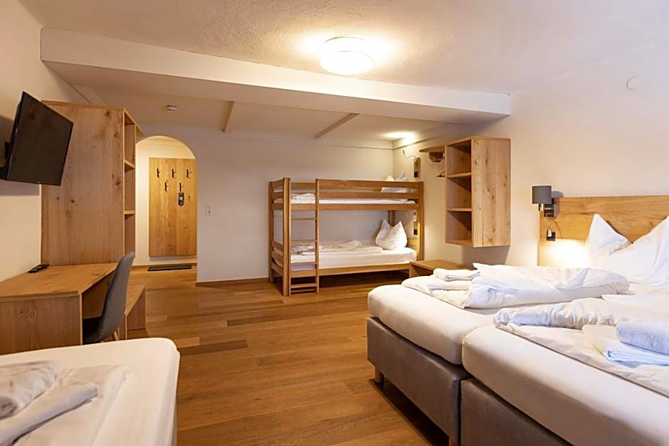 Hotel Pinzgauerhof - Inclusive Evening Dinner