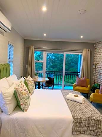 Apartment with Lake View