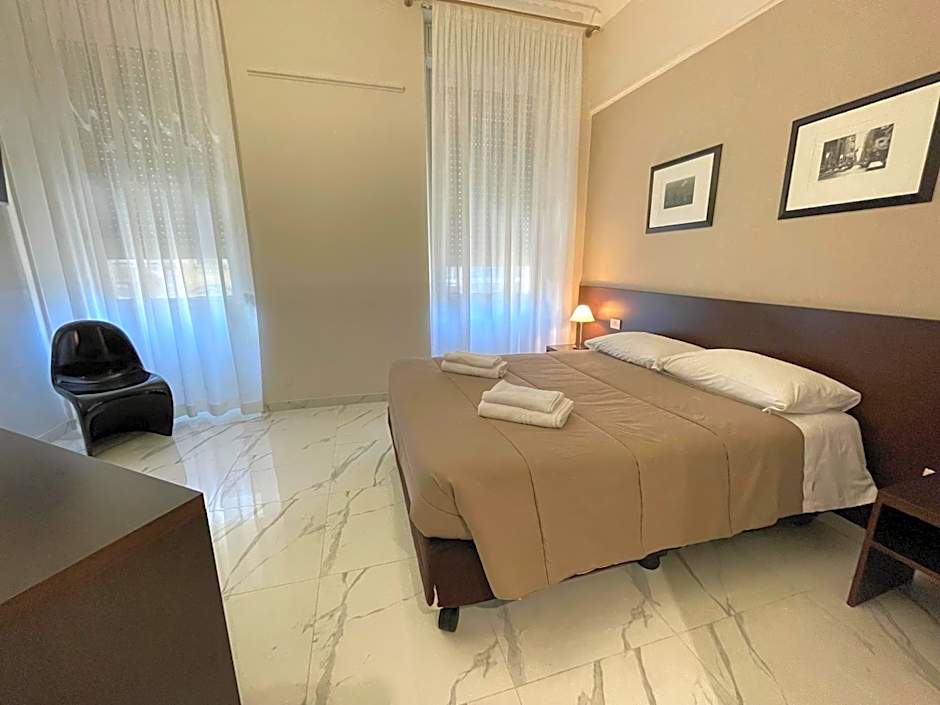 Club Hotel