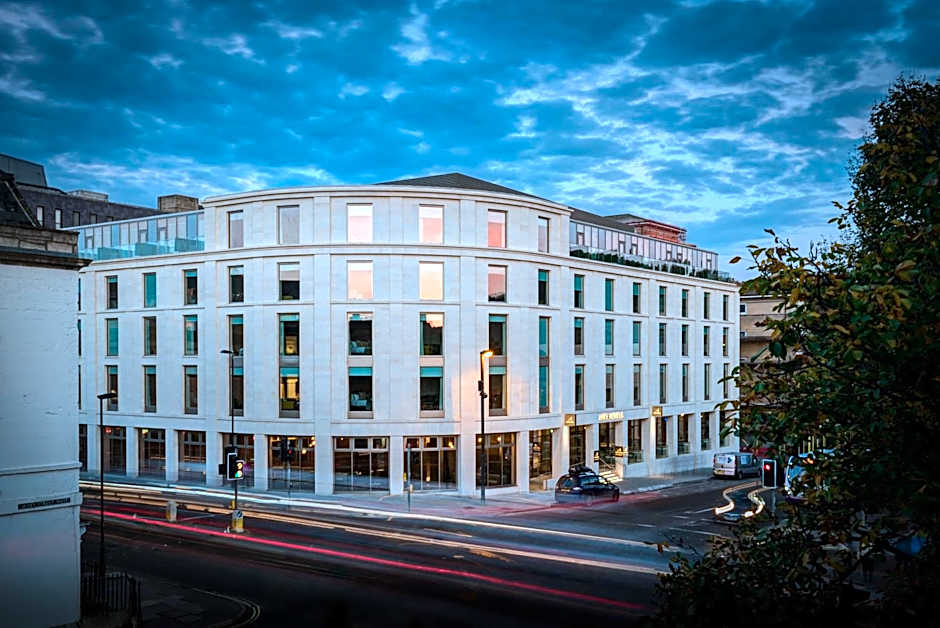 Apex City of Bath Hotel