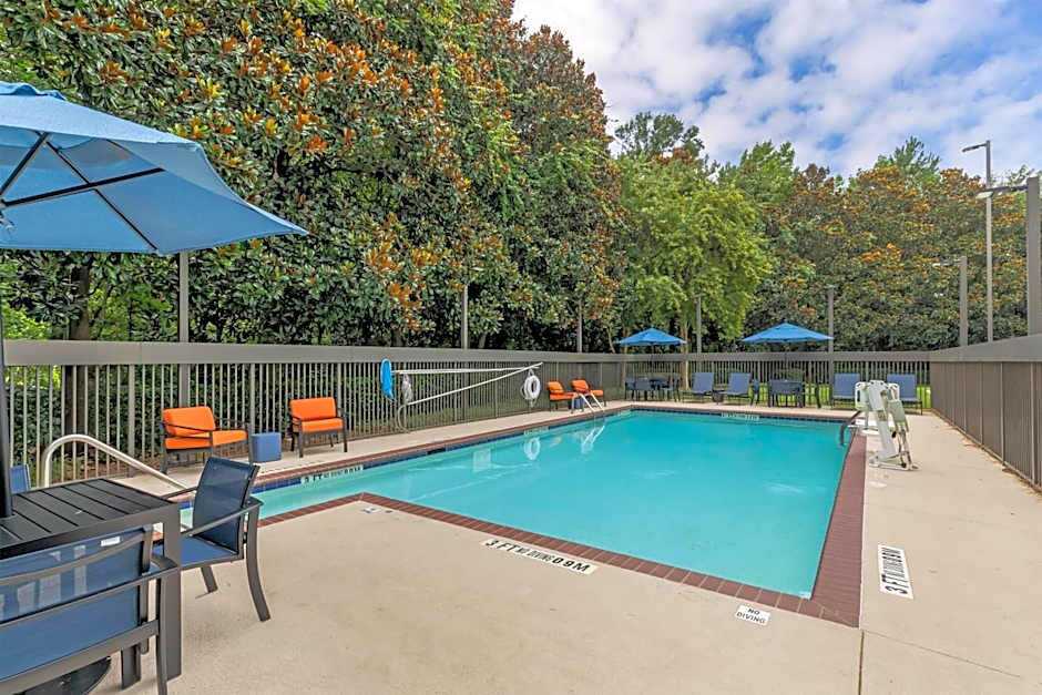 Hampton Inn & Suites Atlanta Airport West/Camp Creek Parkway