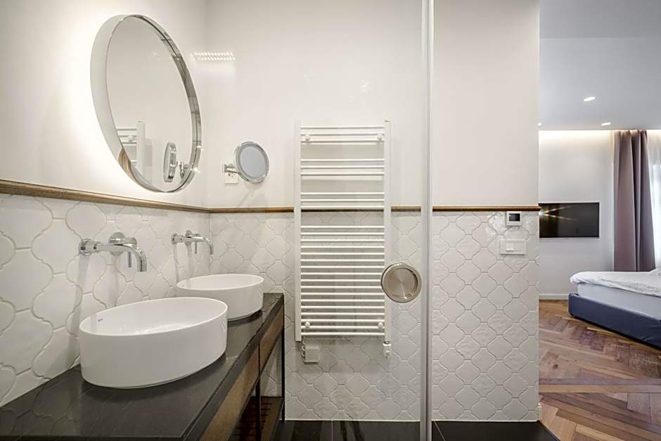 Budapest Eye- Boutique Suites, by BQA