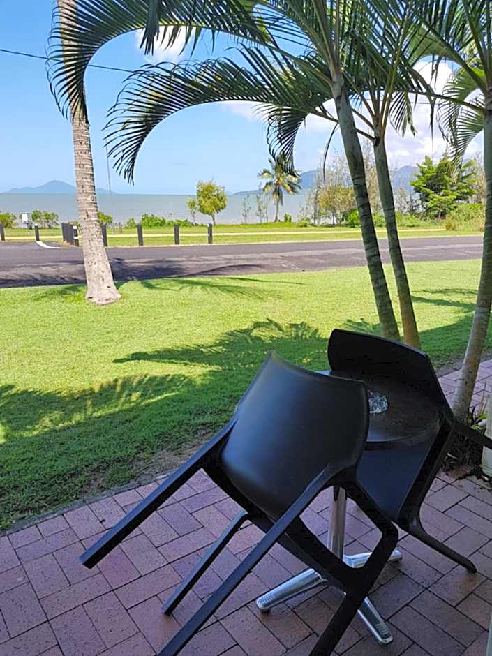 Cardwell Beachcomber Motel & Tourist Park