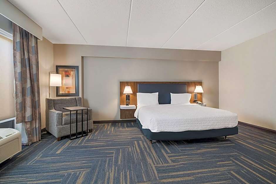 Hampton Inn By Hilton & Suites Plattsburgh