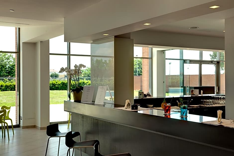 Inn Naples Airport