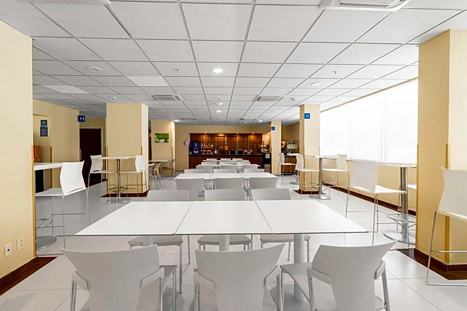 City Express by Marriott Ciudad del Carmen