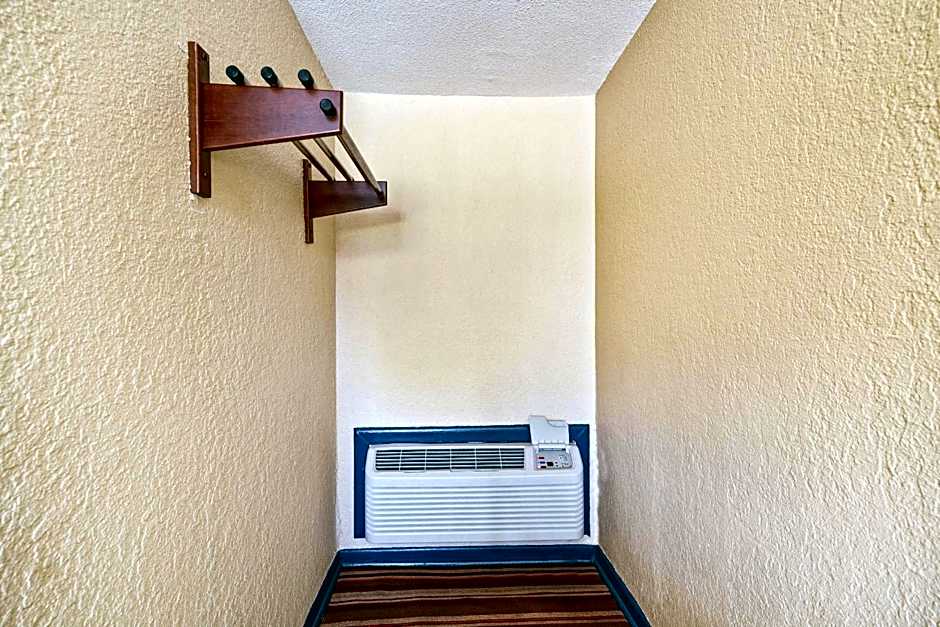 OYO Hotel Luling TX Downtown I-10/US-90