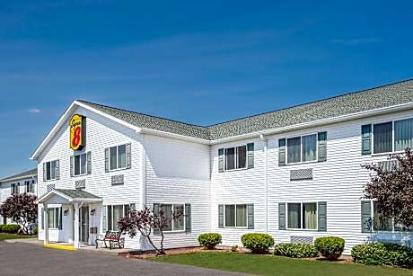 Super 8 by Wyndham Canandaigua
